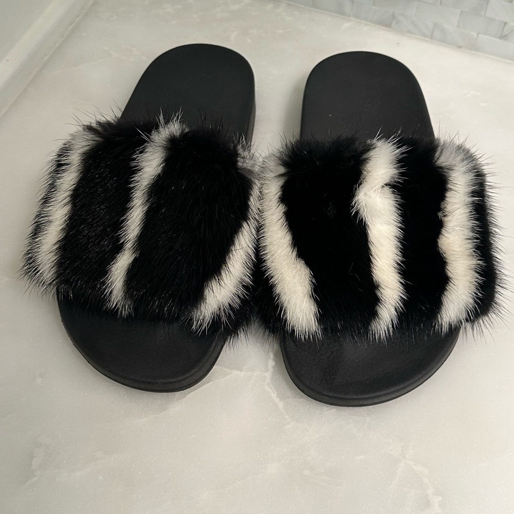 Givenchy black and white mink slides size 37